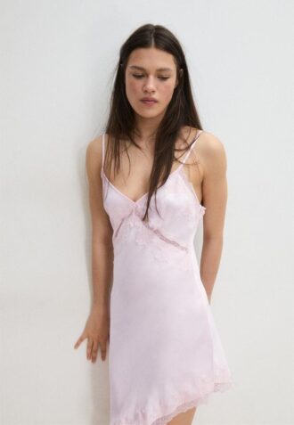 Abito corto asimmetrico in raso