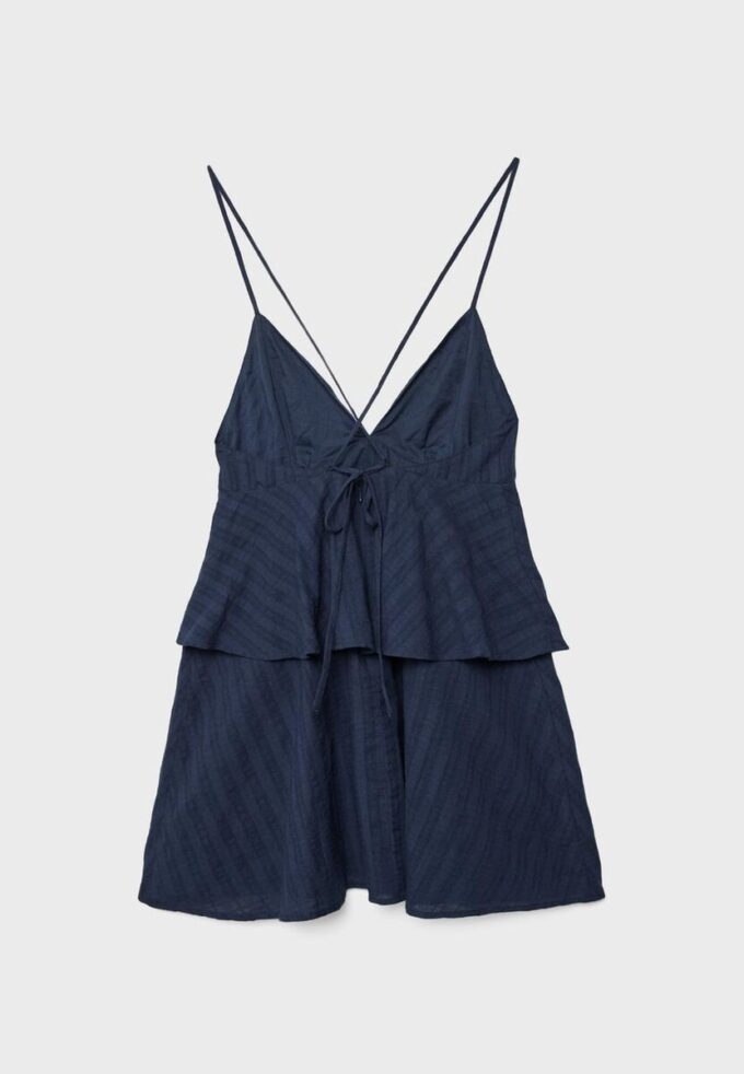 Abito corto con spalline e volant Abito corto con spalline e volant