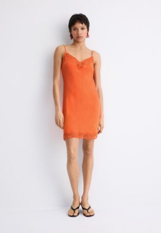 Abito corto in pizzo rustico