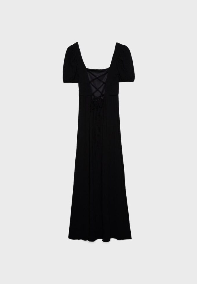 Abito lungo dalla vestibilità ampia con incrocio sulla schiena