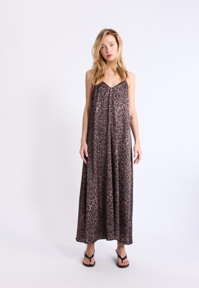 Abito lungo e fluido in raso