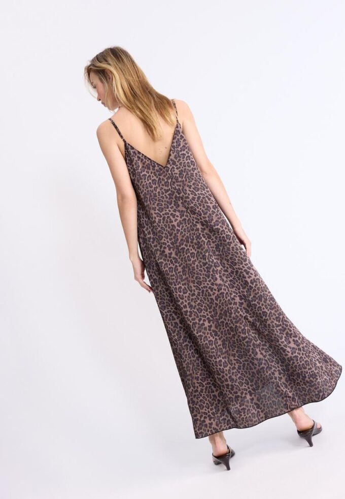 Abito lungo e fluido in raso