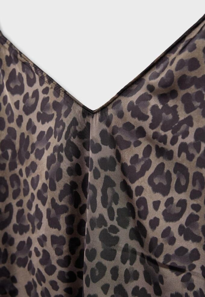 Abito lungo e fluido in raso