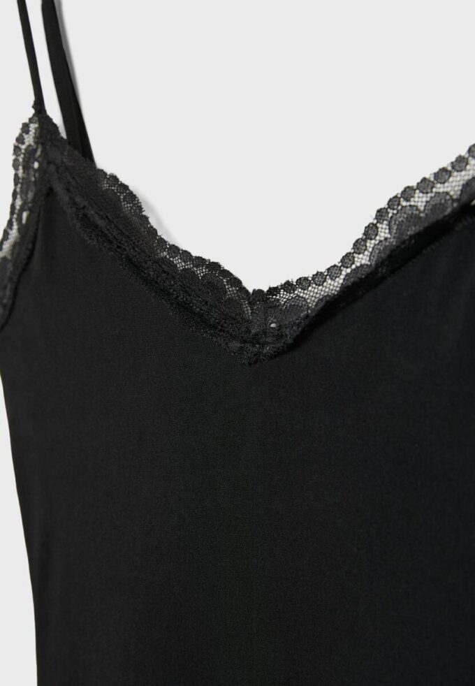 Abito lungo in maglia di pizzo