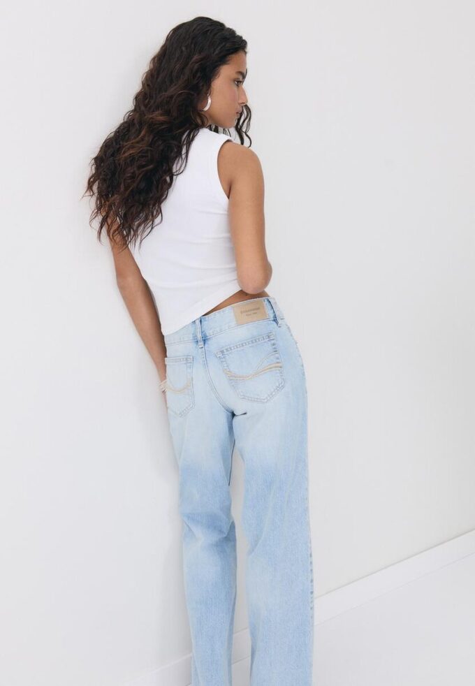 B04 Top aderente basic senza maniche