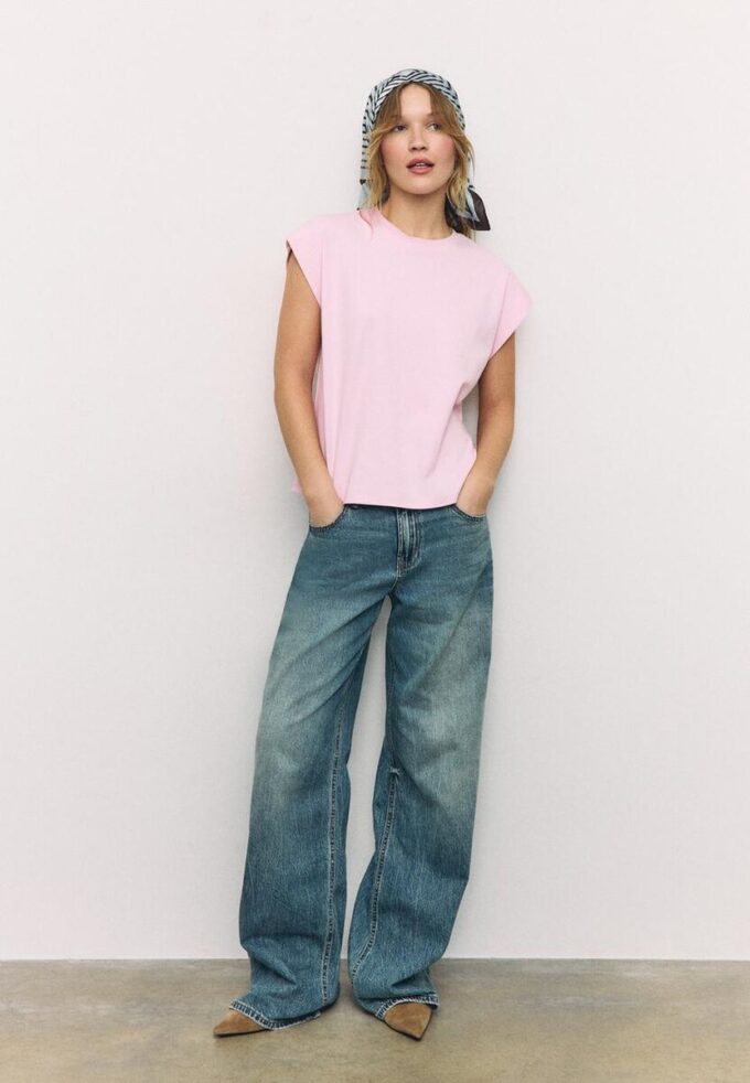 B06 T-shirt basic con spalle scese