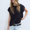 B06 T-shirt basic con spalle scese