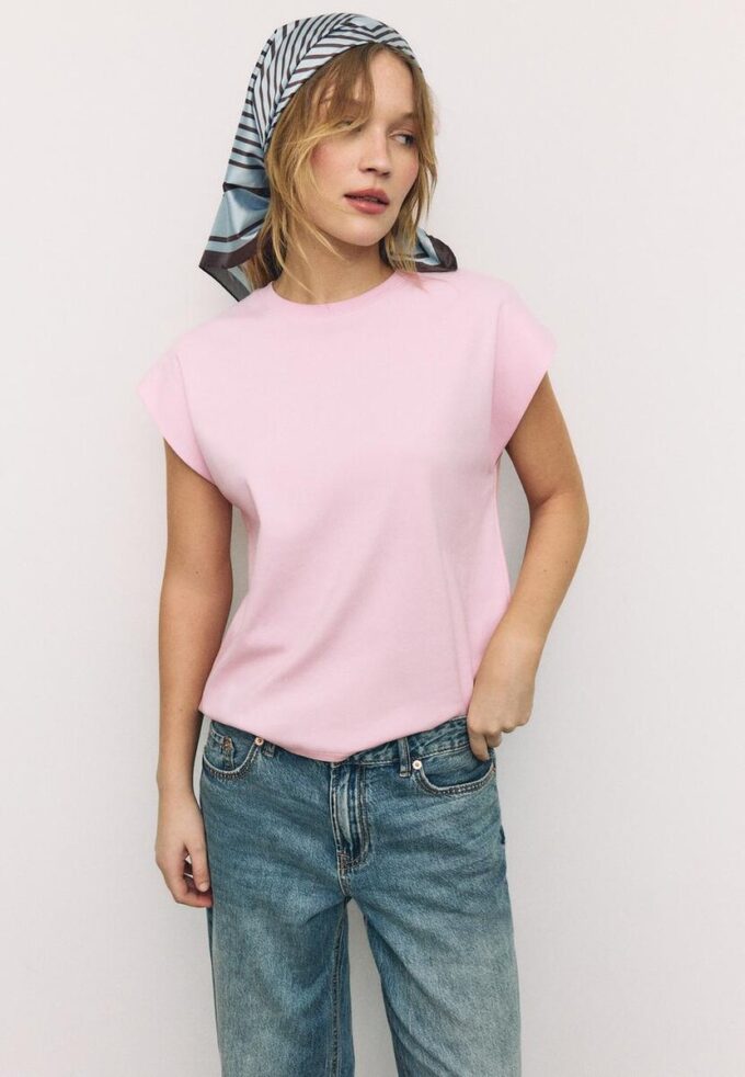 B06 T-shirt basic con spalle scese