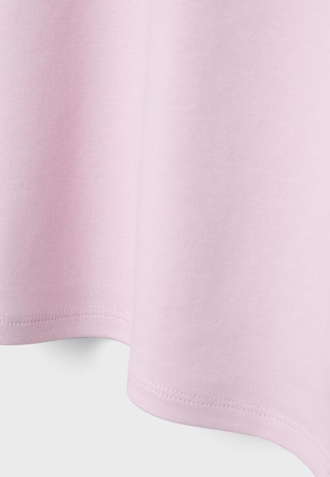 B06 T-shirt basic con spalle scese