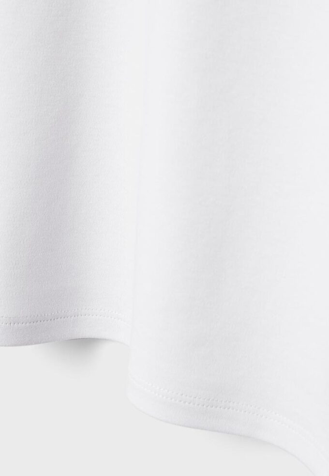 B06 T-shirt basic con spalle scese