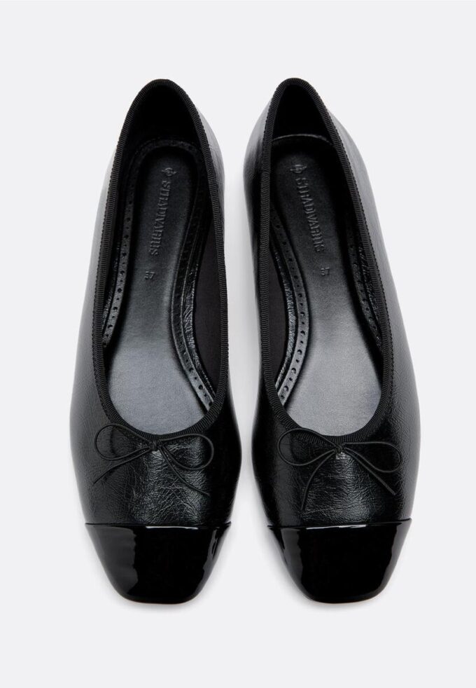 Ballerine effetto pelle con fiocco