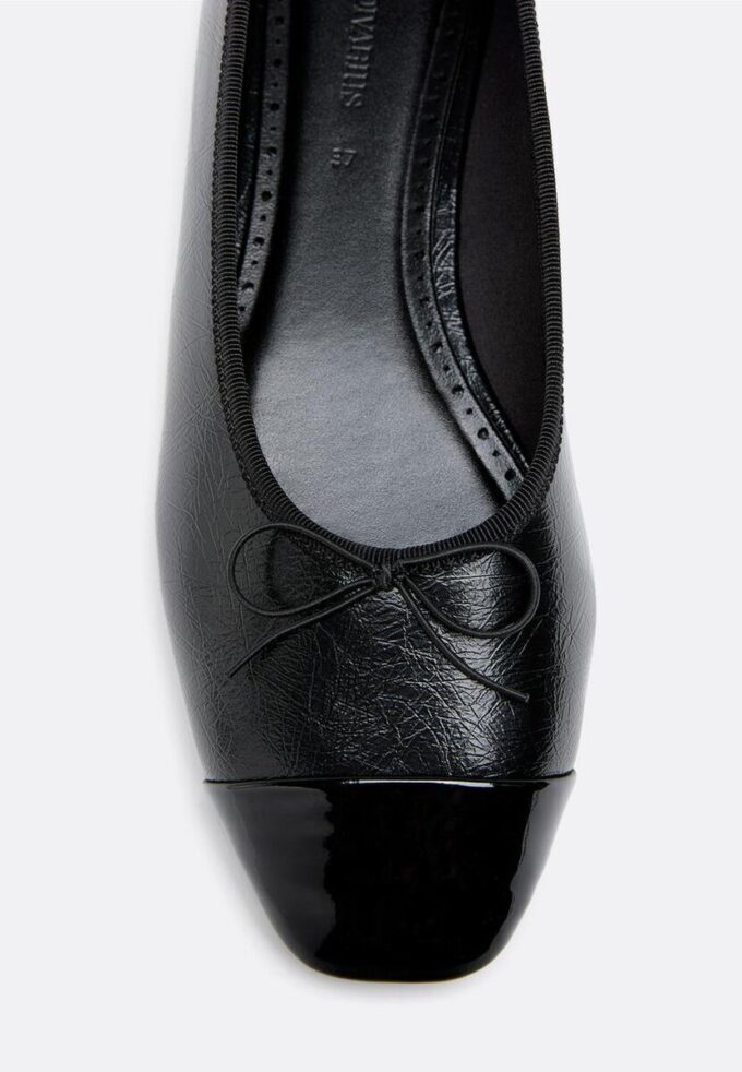 Ballerine effetto pelle con fiocco