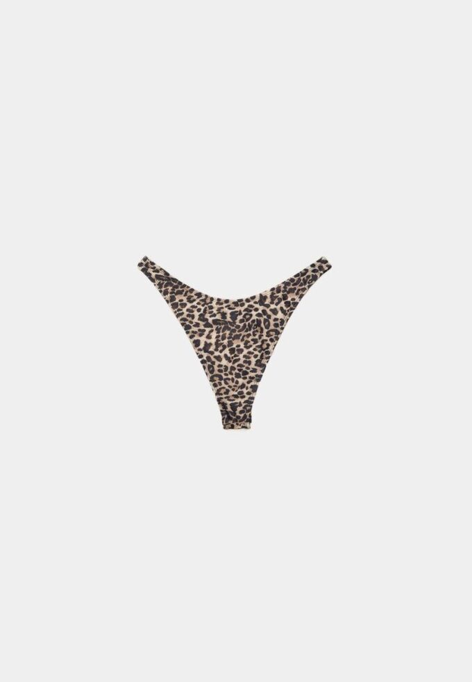 Basic slip bikini brasiliano con taglio a V Basic slip bikini brasiliano con taglio a V