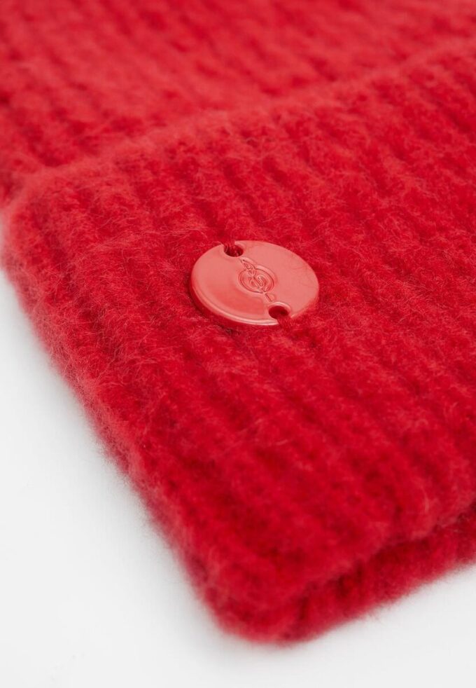 Berretto a coste con placca