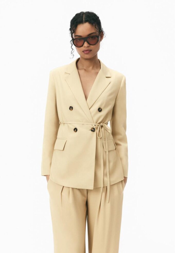 Blazer con cintura Blazer con cintura