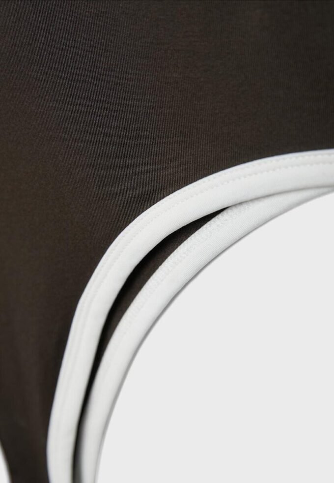 Body con cut-out sul retro Body con cut-out sul retro