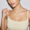 Body con dettagli in pizzo biondo Body con dettagli in pizzo biondo