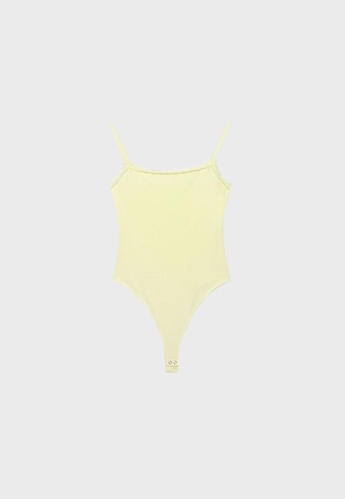 Body con dettagli in pizzo biondo Body con dettagli in pizzo biondo