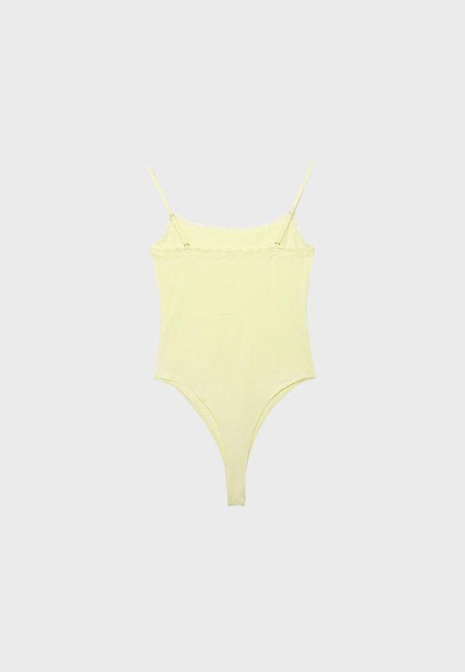 Body con dettagli in pizzo biondo Body con dettagli in pizzo biondo