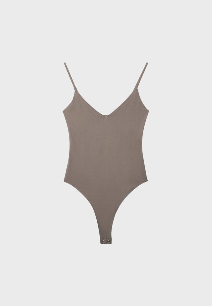 Body con spalline e scollo a V Body con spalline e scollo a V