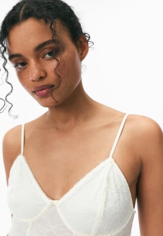 Body in pizzo con spalline