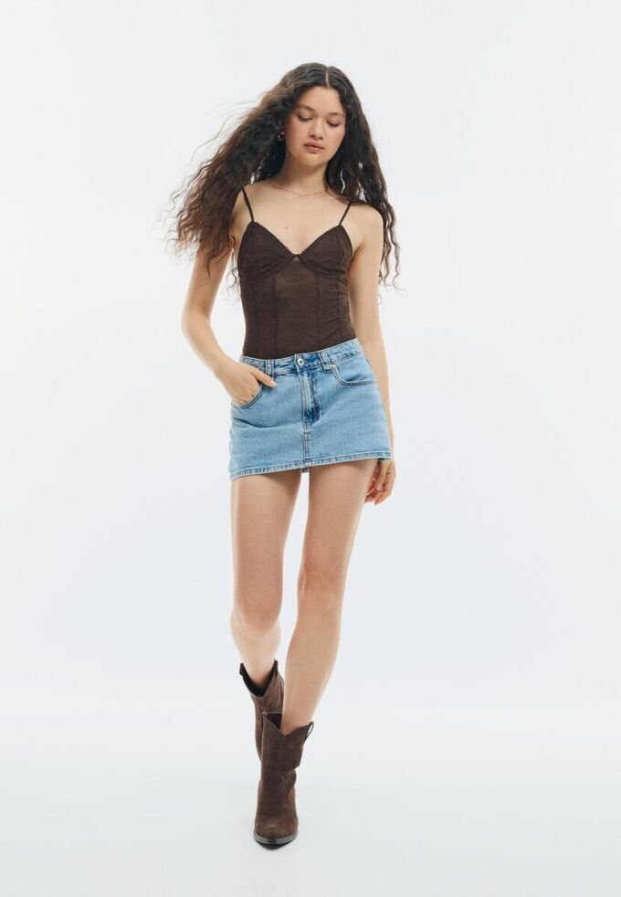 Body in pizzo con spalline Body in pizzo con spalline
