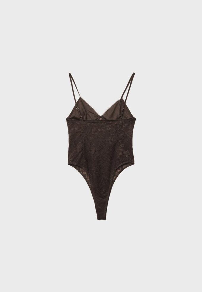 Body in pizzo con spalline Body in pizzo con spalline