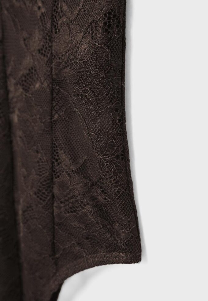 Body in pizzo con spalline Body in pizzo con spalline
