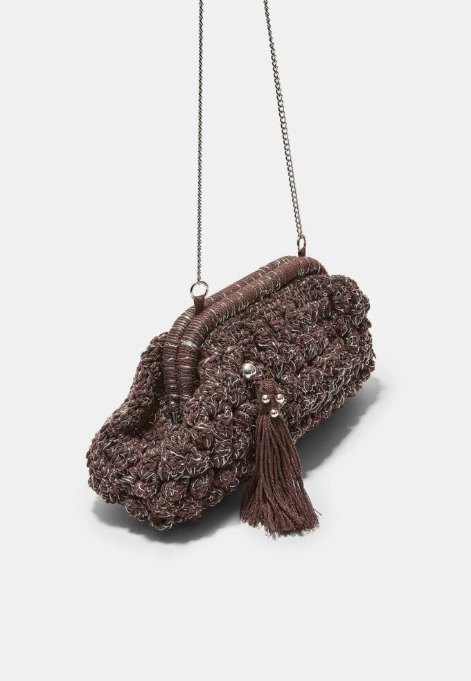 Borsa a secchiello all’uncinetto con filo metallico