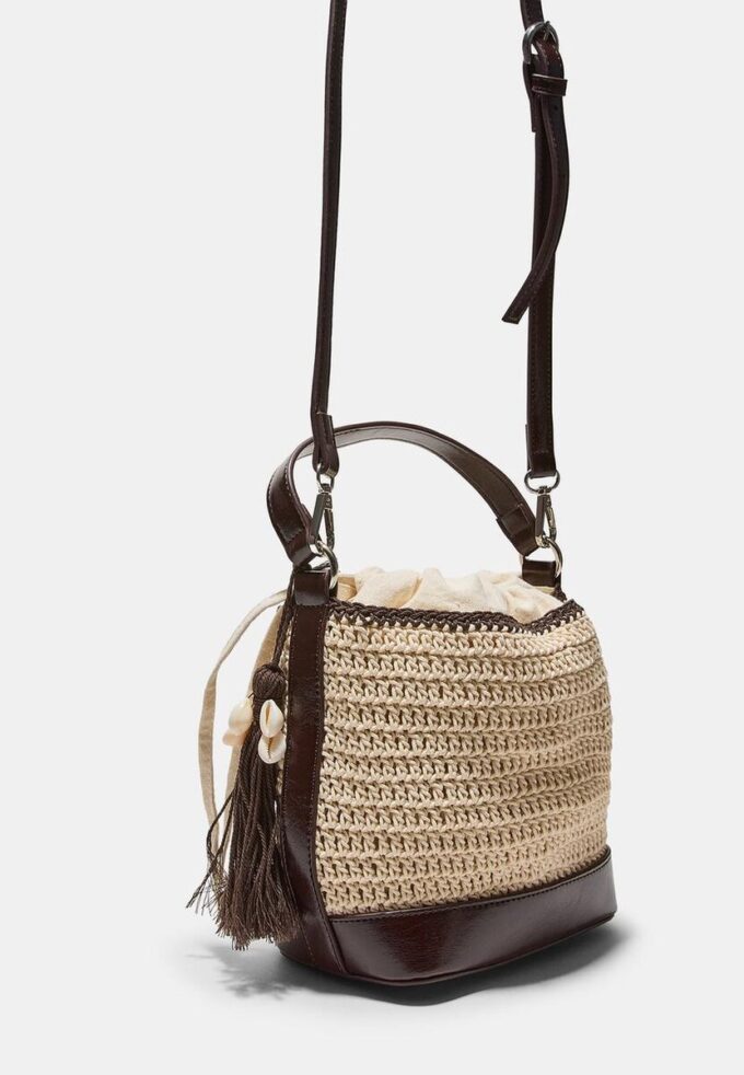 Borsa a secchiello combinata all’uncinetto Borsa a secchiello combinata all’uncinetto