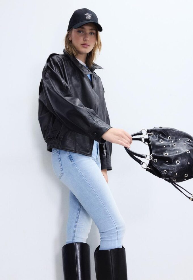 Borsa a secchiello con dettagli a occhielli