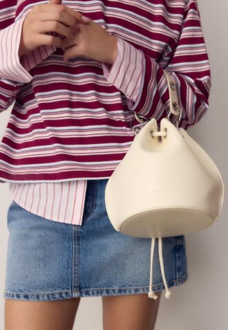 Borsa a secchiello rigida con occhielli