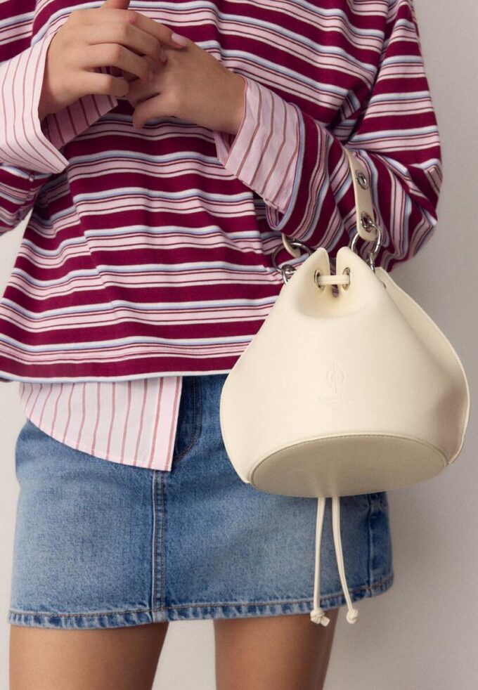 Borsa a secchiello rigida con occhielli