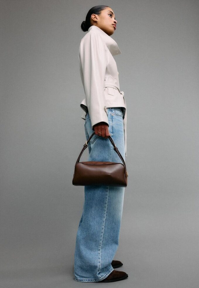 Borsa a tracolla a contrasto con doppio manico