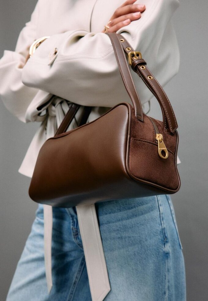 Borsa a tracolla a contrasto con doppio manico