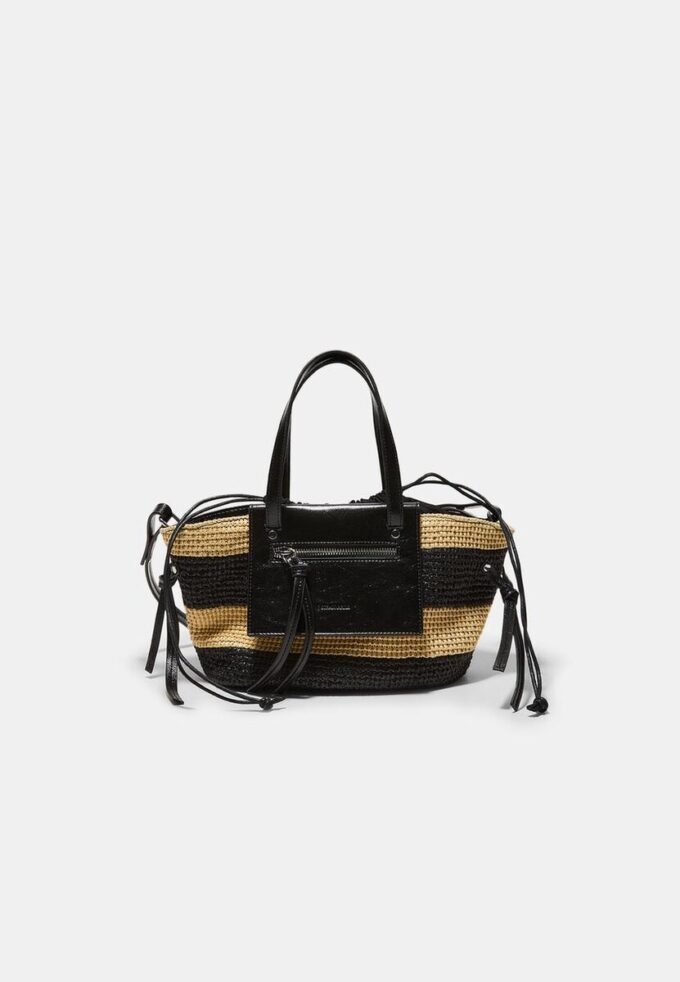 Borsa a tracolla a forma di cestino con effetto all’uncinetto