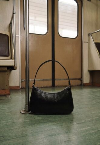 Borsa a tracolla con catena lunga