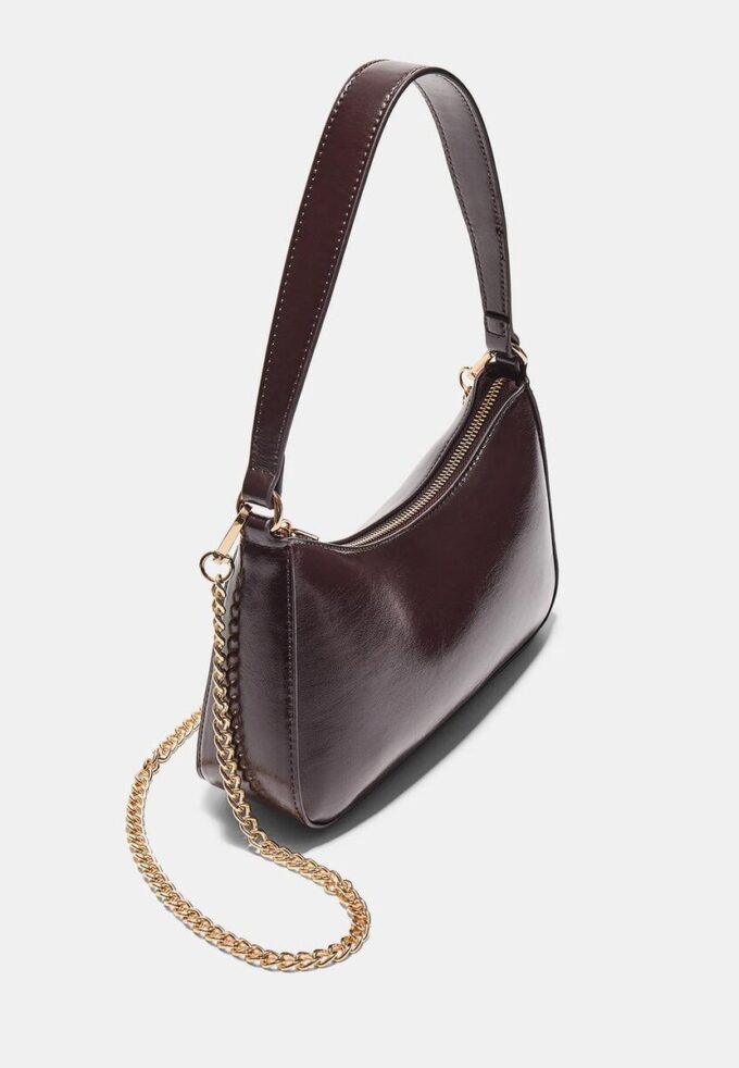 Borsa a tracolla con catena lunga Borsa a tracolla con catena lunga