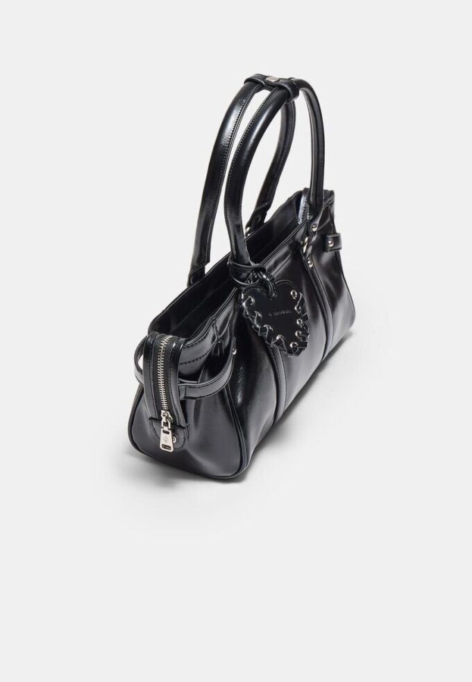 Borsa a tracolla con dettaglio a cuore