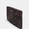 Borsa da toilette con stampa leopardata e cerniera