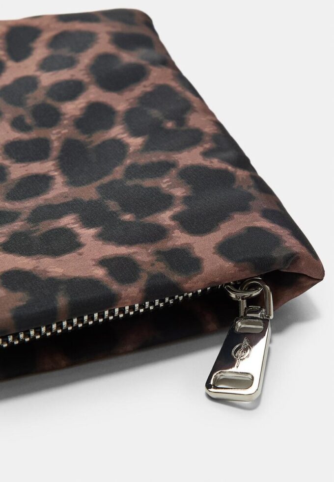 Borsa da toilette con stampa leopardata e cerniera