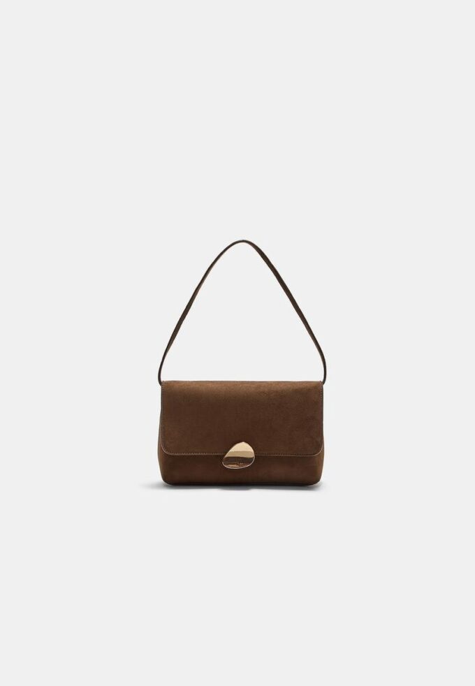 Borsa in ecopelle scamosciata con chiusura metallica asimmetrica