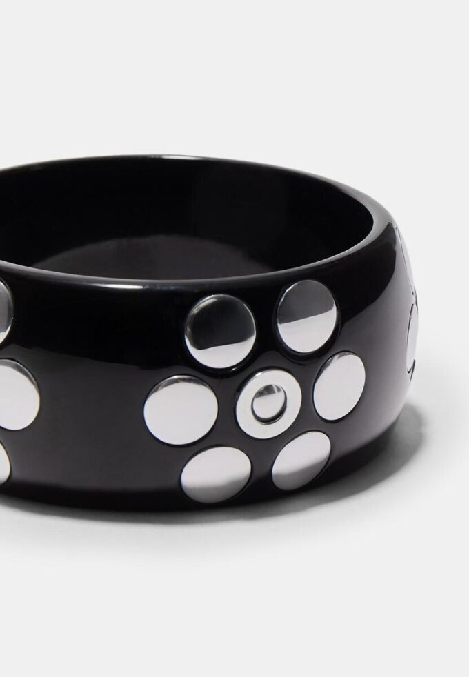 Bracciale con borchie a forma di fiore