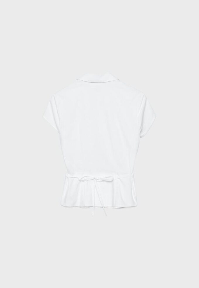 Camicia a maniche corte con cucitura sotto il seno Camicia a maniche corte con cucitura sotto il seno