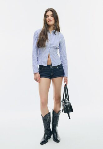 Camicia aderente con cucitura sotto il seno