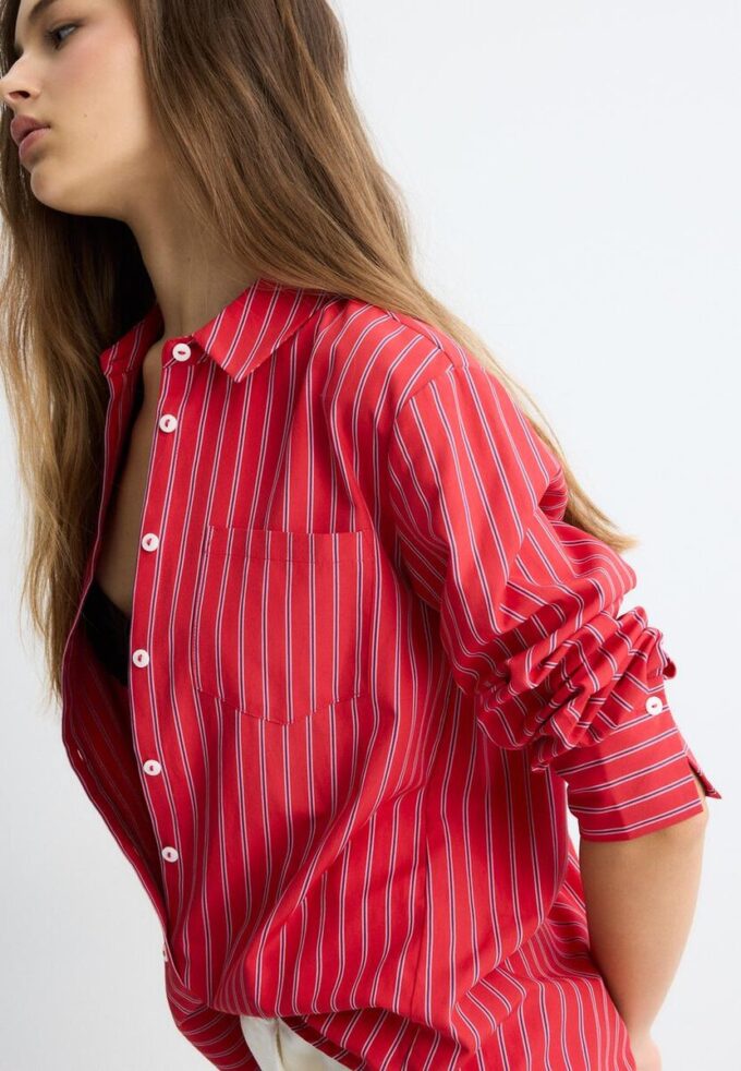 Camicia basic a righe in popeline con tasca Camicia basic a righe in popeline con tasca
