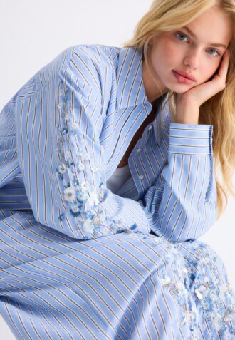 Camicia con maniche ricamate