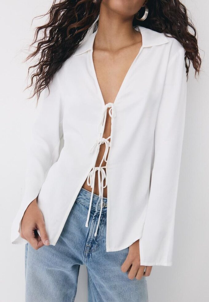 Camicia in raso con lacci