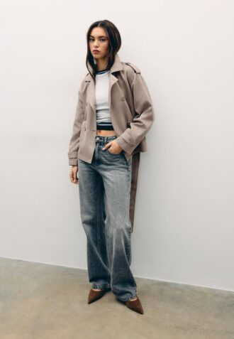 Cappotto corto e fluido con cintura