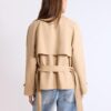 Cappotto corto e fluido con cintura Cappotto corto e fluido con cintura